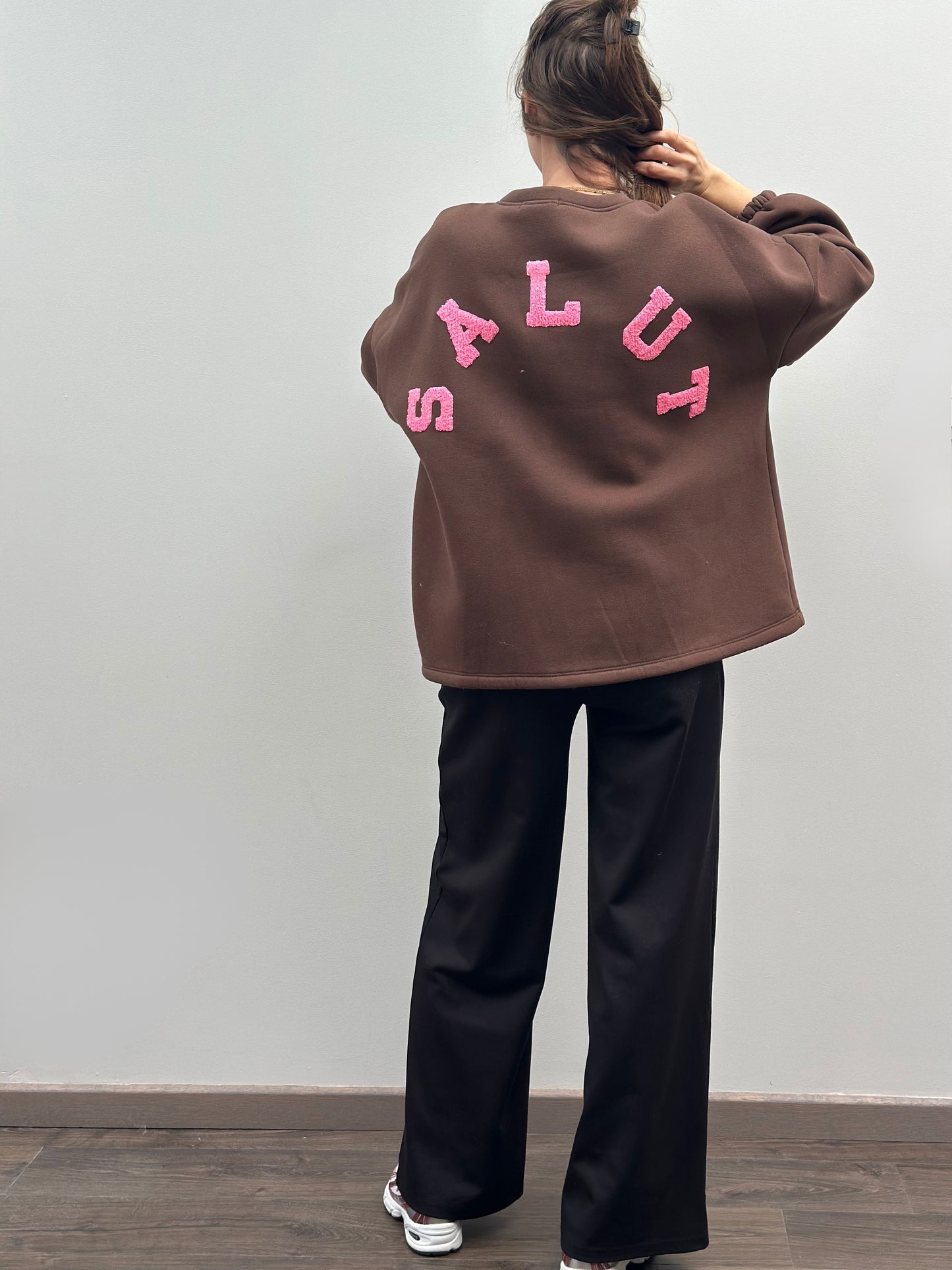 Salut Sweater | Bruin