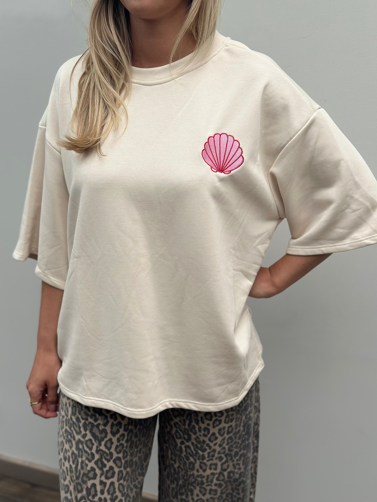 Shell T-shirt