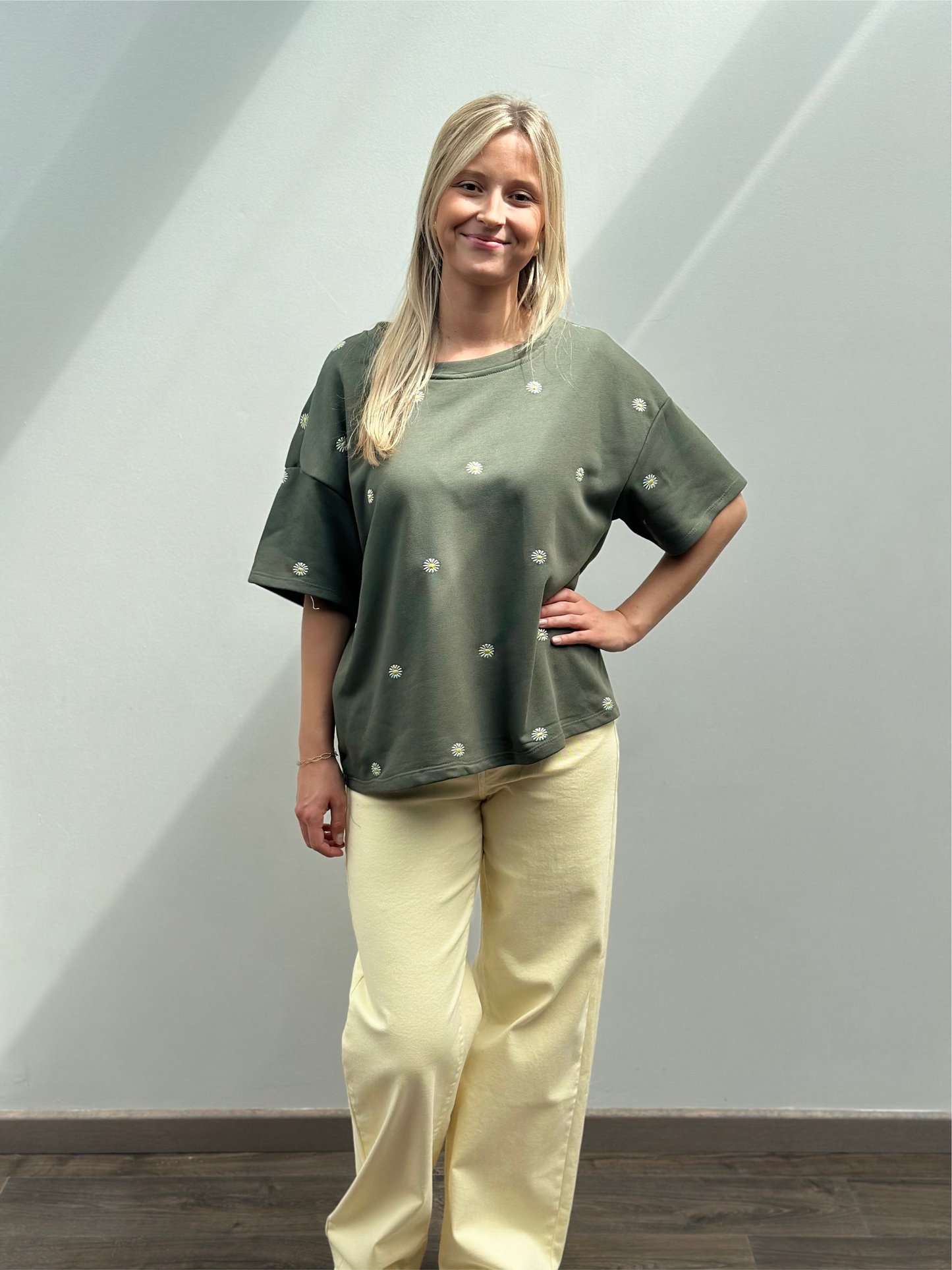Flower T-shirt | Kaki